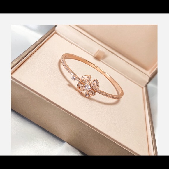 Flower bangle - Picture 3 of 6